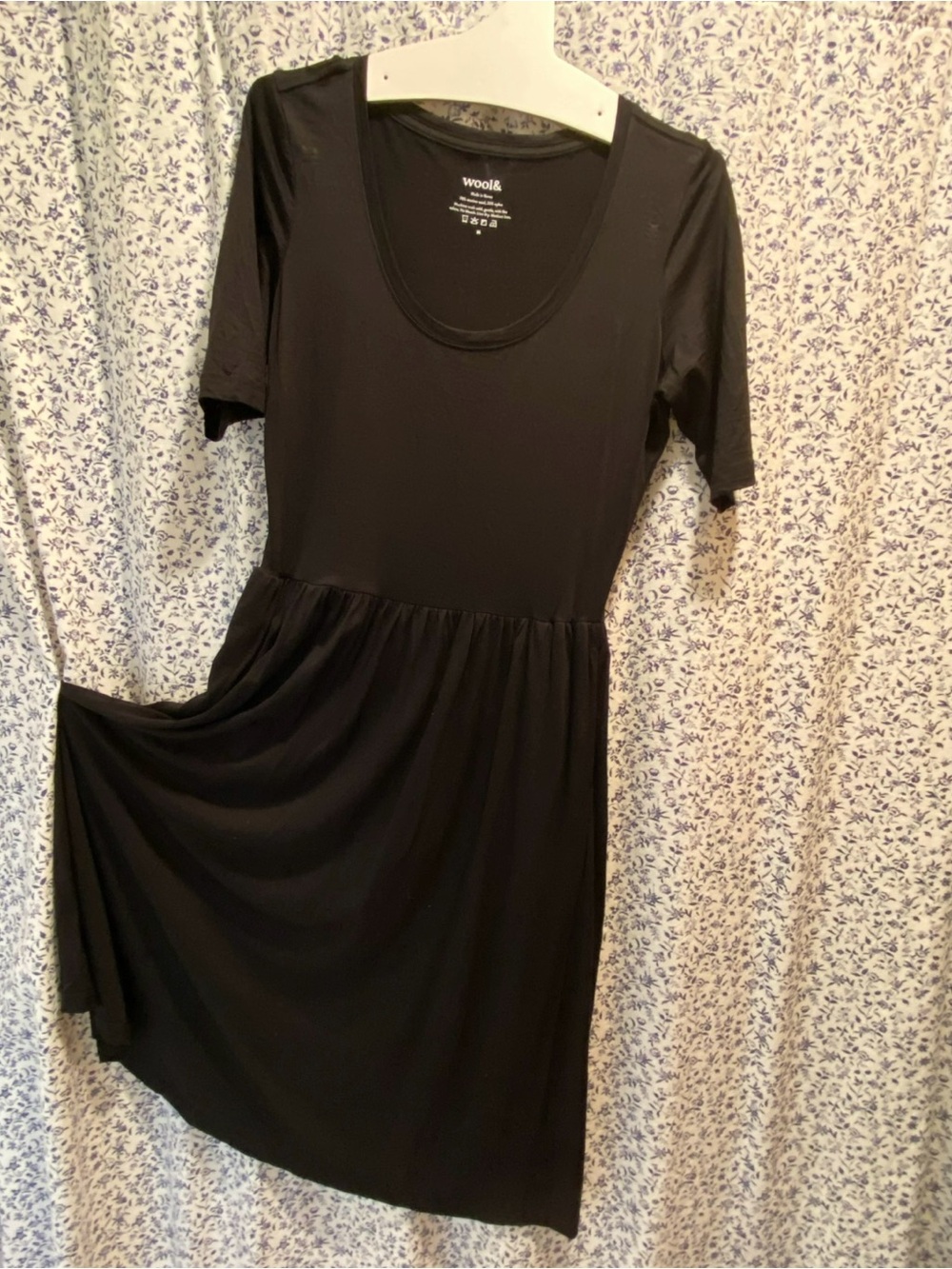Wool& Sylvie Black Scoop Neck Short Sleeve Dress